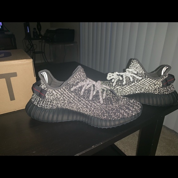 Yeezy black reflective - Picture 2 of 6